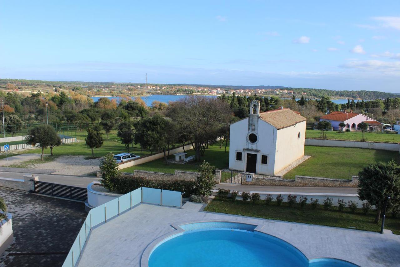 Apartmani Uwe Banjole Exterior photo